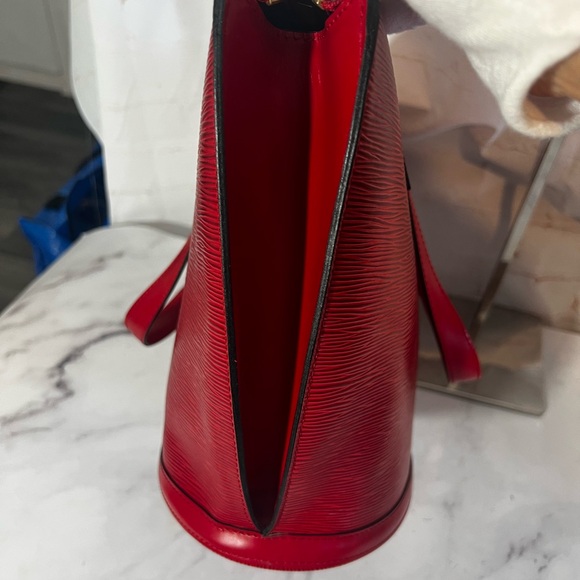 GUC Louis Vuitton Saint Jacques Red Epi Tote - Picture 4 of 12
